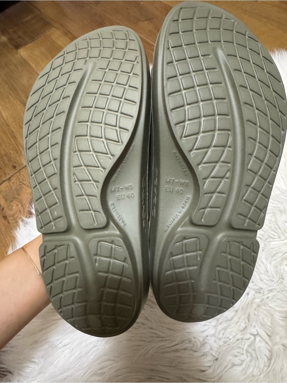 OOFOS Slide Sandals in Olive - Picture 5 of 6